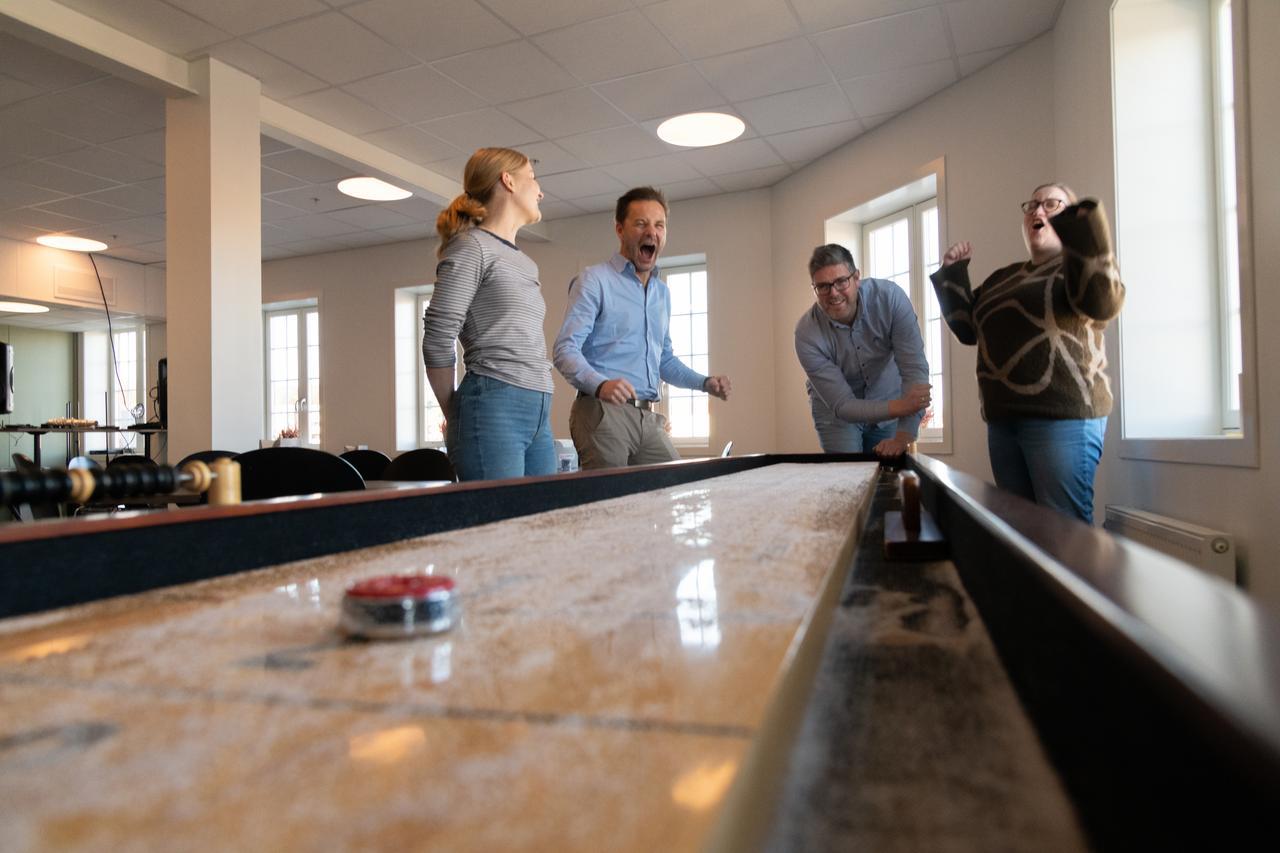 shuffleboard-1280x853Gat